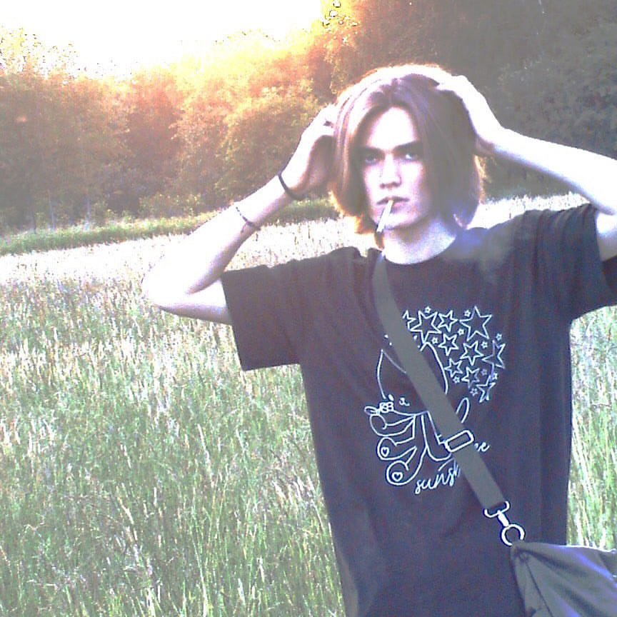 PICK UP A FLOWER TEE